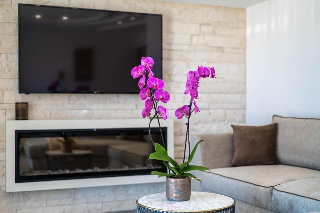 Big Blue Suites Gf เอียราเปตรา ภายนอก รูปภาพ